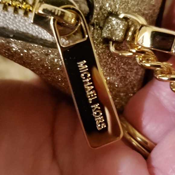 New MK Giftables Michael Kors Coin Pouch Keychain - Picture 8 of 10
